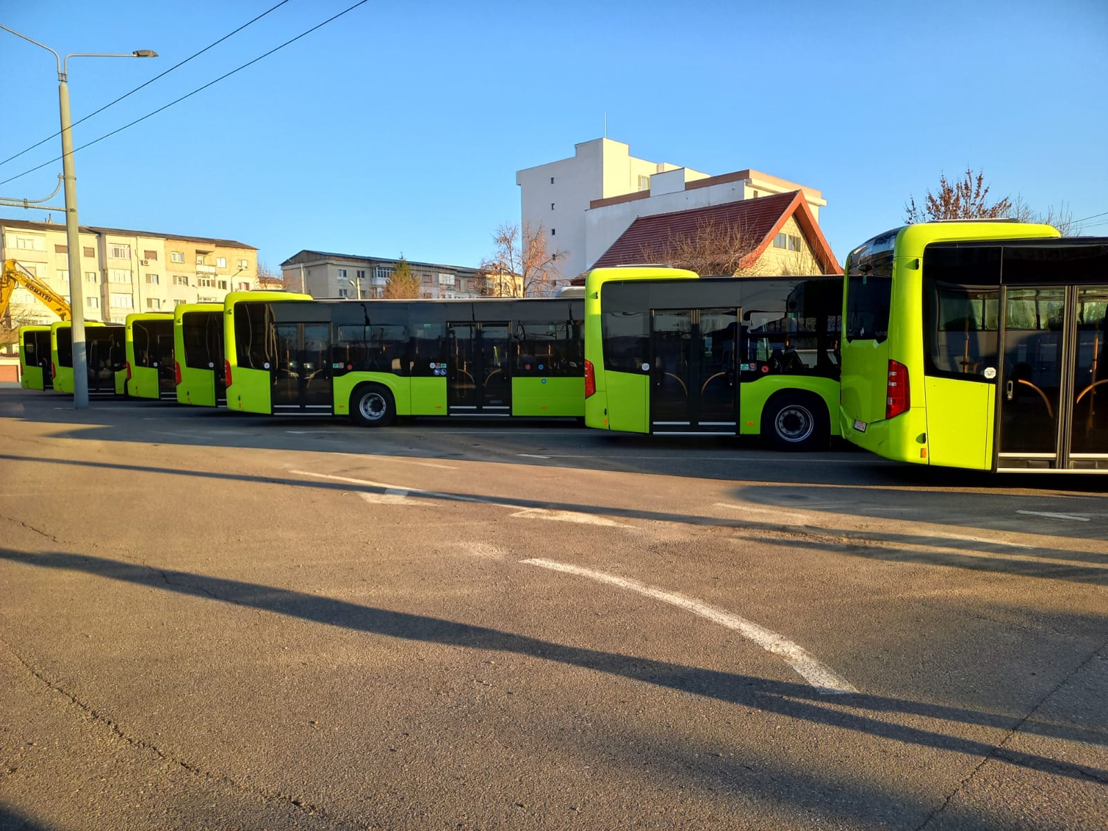 Noile autobuze hibrid cumpărate de Primărie circulă deja pe străzile Vasluiului