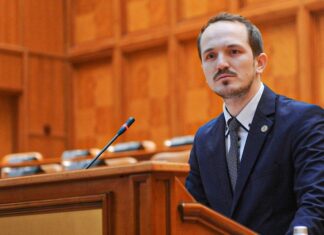Proiect USR pentru descentralizarea și depolitizarea sistemului de educație: Concursurile pentru directori să fie organizate direct de școli