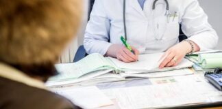 Cardul de sănătate rămâne valabil. Cartea electronică de identitate nu e obligatorie la medic