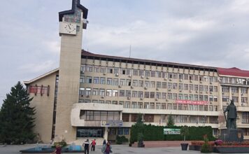 Legea salarizării publice: cine câștigă bani în plus la leafă. Spor dublu pentru primari, viceprimari, președinți și vicepreședinți de CJ