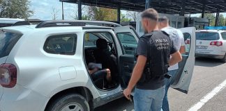 Cercetat penal pentru infracțiuni sexuale, intenționa să părăsească țara. Polițiștii de frontieră din Albița l-au oprit la timp
