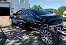 Un inventator din Bârlad spune că a creat „mașina viitorului”. Prototipul ar putea accelera la peste 300 km/h într-o secundă