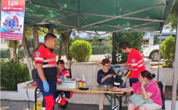 Zeci de vasluienii, bârlădeni și Hușenii au beneficiat de consultații medicale, cu ocazia zilei Serviciului de Ambulanță
