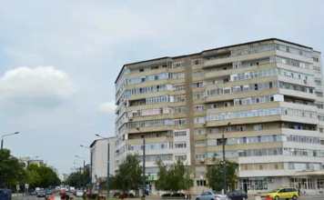 Prin programul „Lift pentru viață” asociațiile din județ pot monta lifturi sau platforme în blocurile vechi