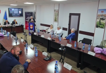 Cinci personalități au devenit cetățeni de onoare ai municipiului Vaslui: profesorii Liviu Neculai Gugleș, Constantin Grosu și Constantin Olaru, compozitorul și dirijorul Dumitru Jijie și interpreta Mioara Velicu