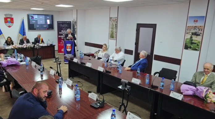 Cinci personalități au devenit cetățeni de onoare ai municipiului Vaslui: profesorii Liviu Neculai Gugleș, Constantin Grosu și Constantin Olaru, compozitorul și dirijorul Dumitru Jijie și interpreta Mioara Velicu