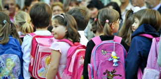Copiii s-au întors în colectivitate. Cum îi ajutăm să treacă mai ușor prin sezonul răcelilor