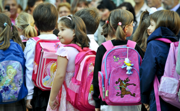 Copiii s-au întors în colectivitate. Cum îi ajutăm să treacă mai ușor prin sezonul răcelilor