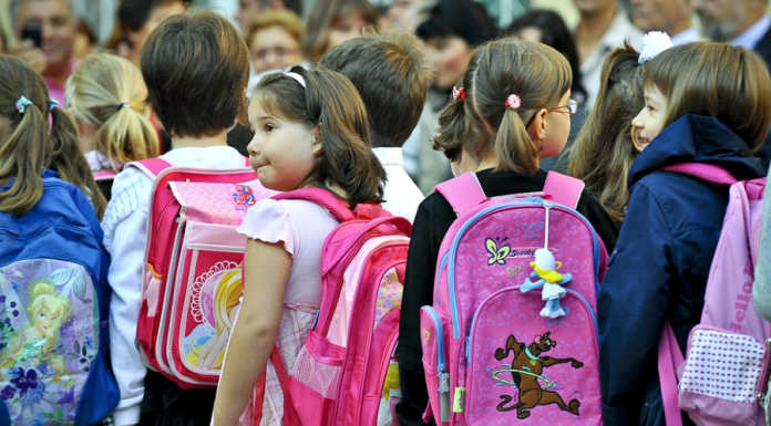Copiii s-au întors în colectivitate. Cum îi ajutăm să treacă mai ușor prin sezonul răcelilor